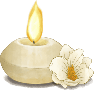 Bougie allumée couleur crème avec une fleur de magnolia blanche à côté